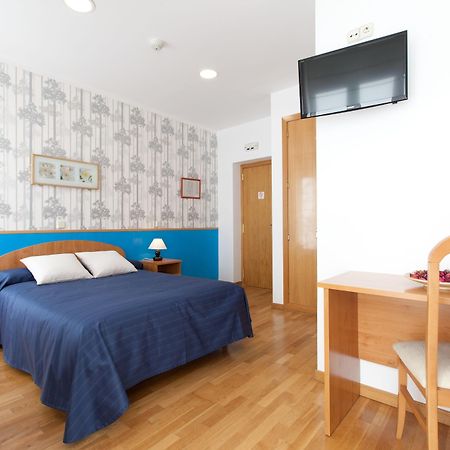 Hostal Montaloya Madrid Luaran gambar