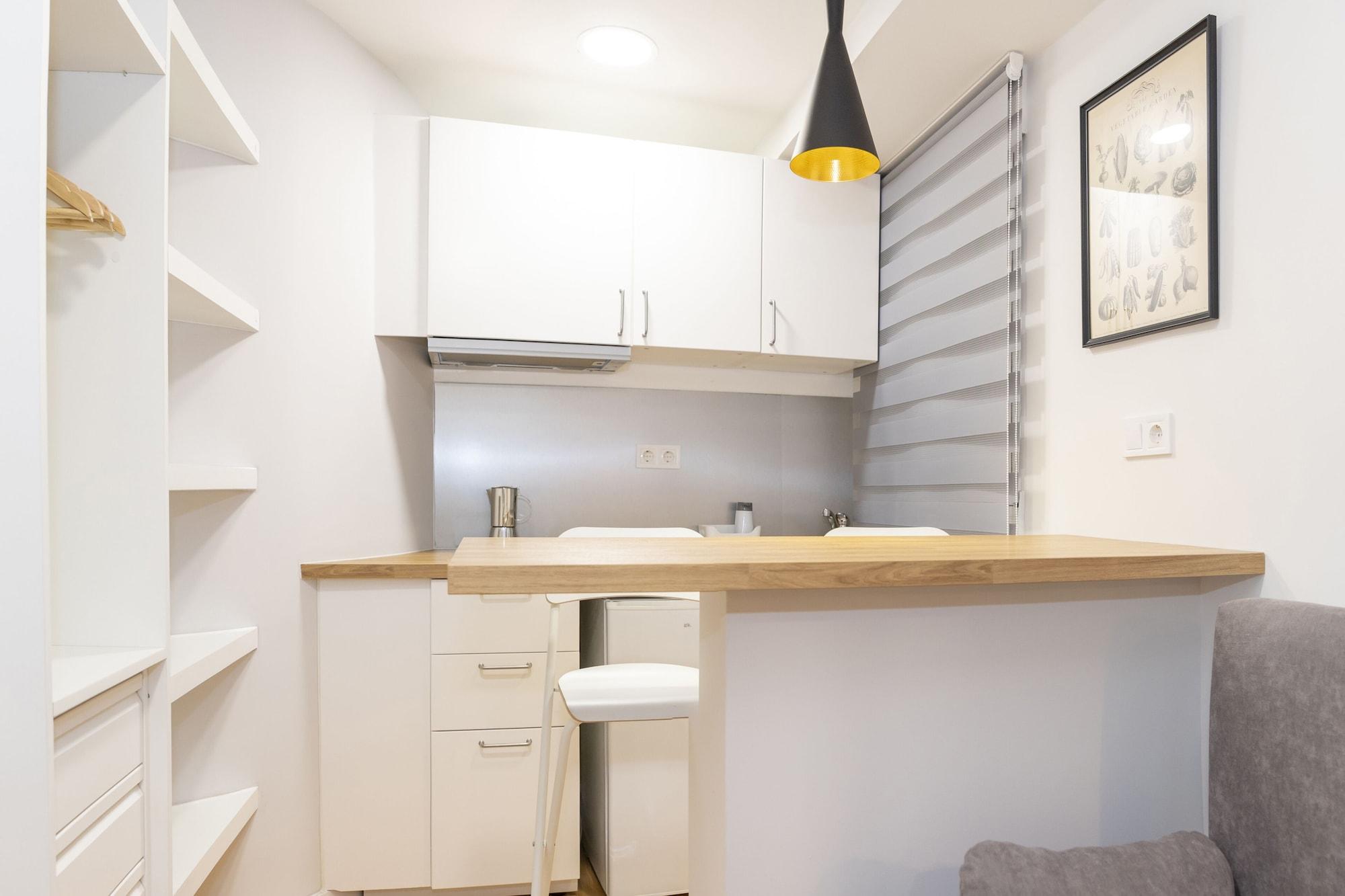 Hostal Montaloya Madrid Luaran gambar