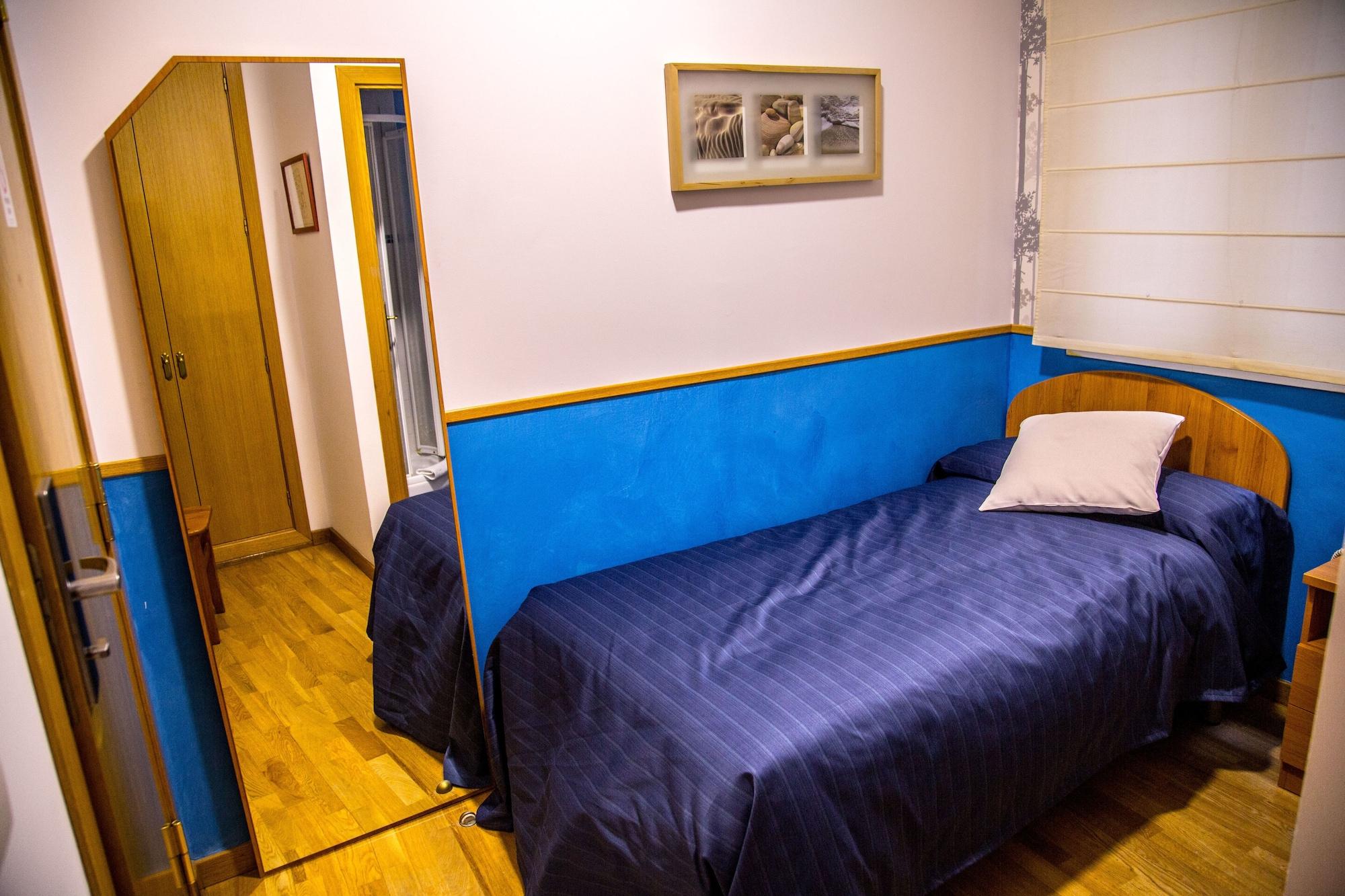 Hostal Montaloya Madrid Luaran gambar