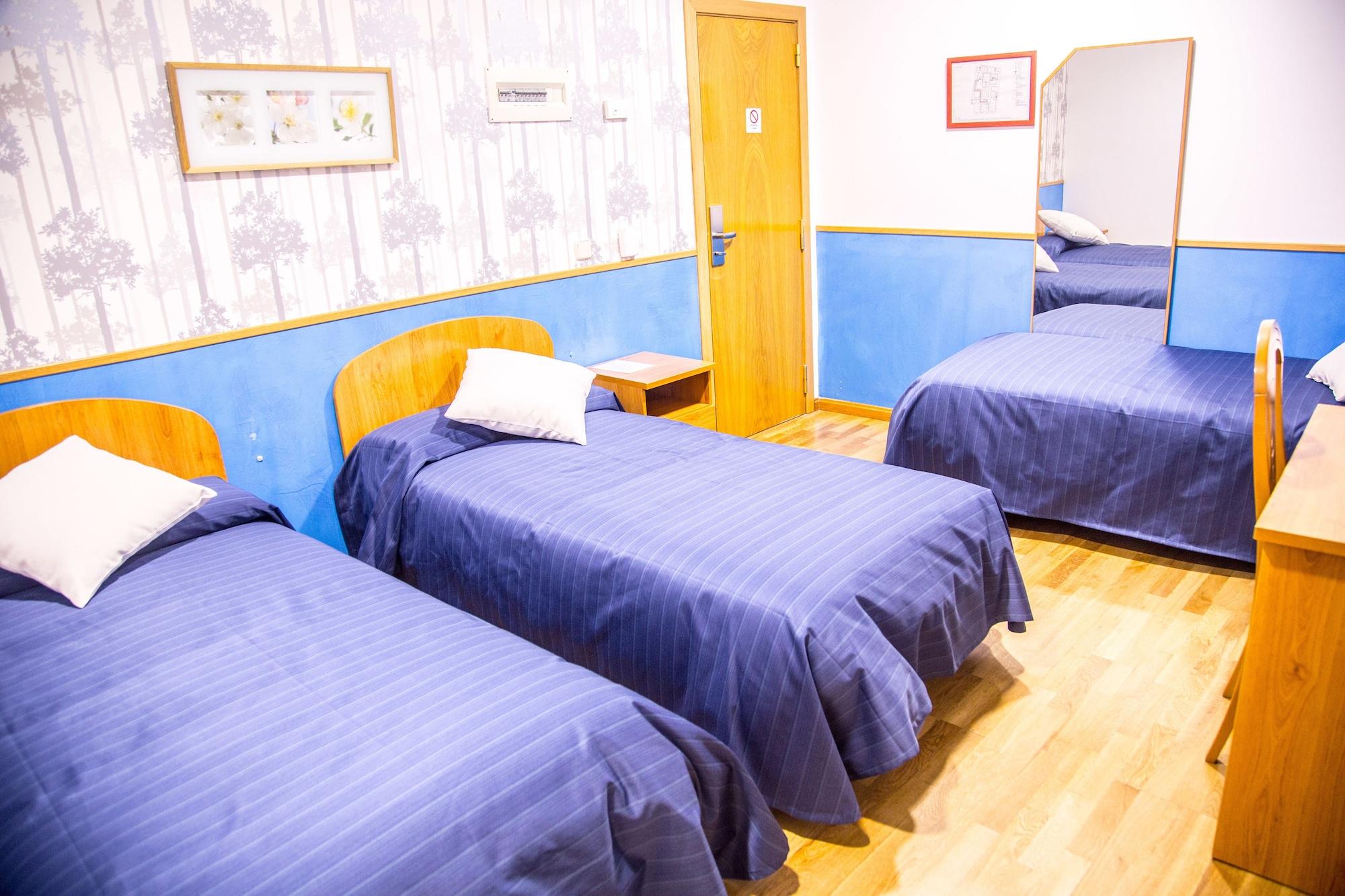 Hostal Montaloya Madrid Luaran gambar