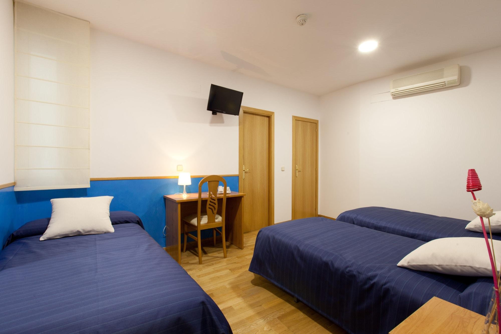 Hostal Montaloya Madrid Luaran gambar