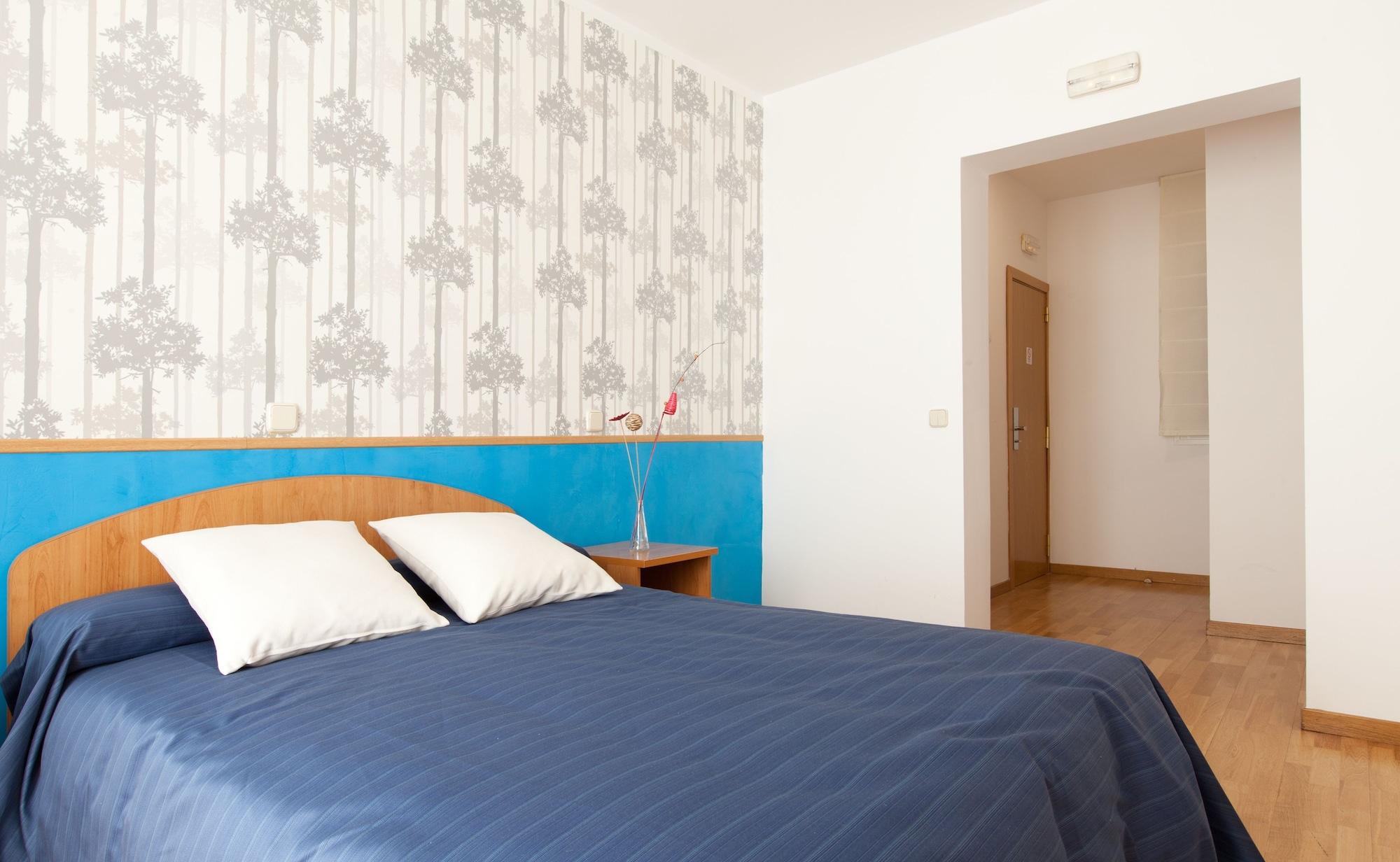 Hostal Montaloya Madrid Luaran gambar
