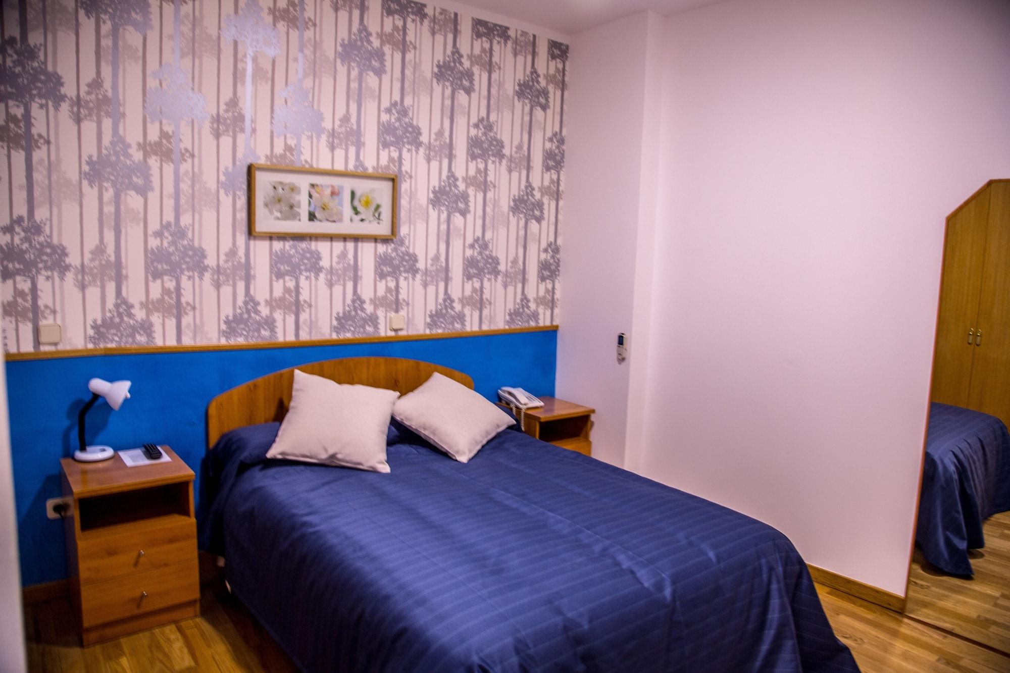Hostal Montaloya Madrid Luaran gambar